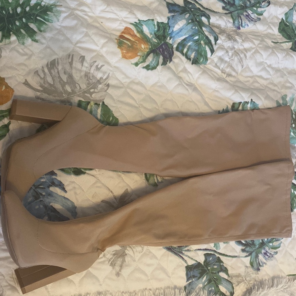 Fashion nova thigh high boots size 6